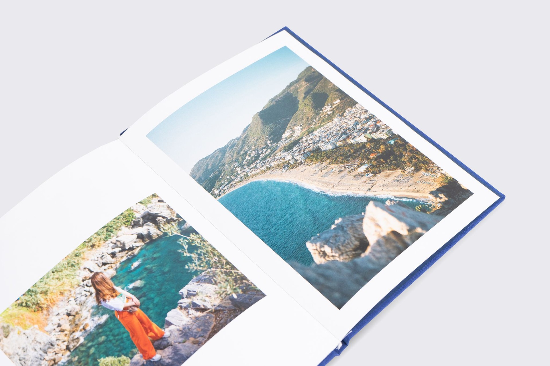 Вертикальная фотокнига в синем тканевом переплете